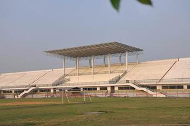 吐鲁番体育看台网架结构